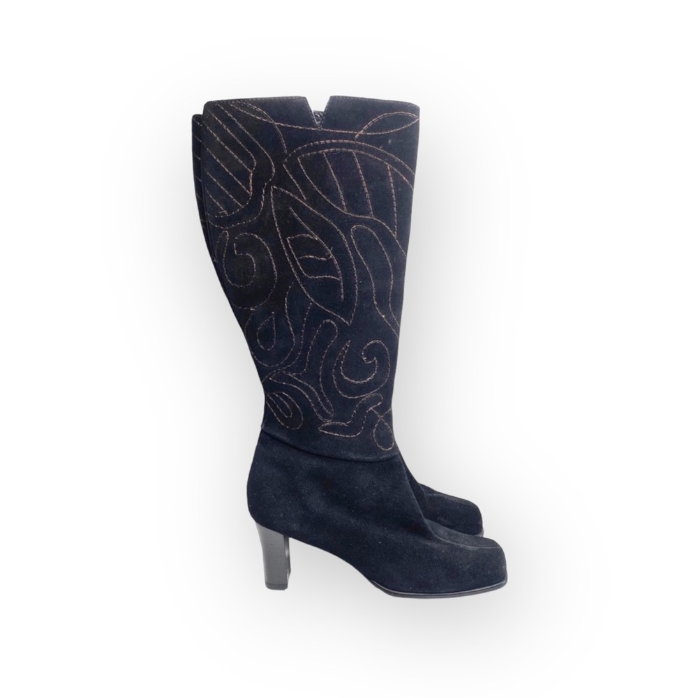 new Chico’s 𑁍 Italia Tall Metallic Embroidery Heeled Boots 𑁍 Black Suede 𑁍 6 - Picture 3 of 16